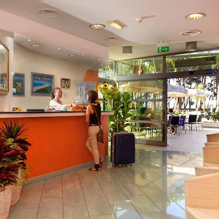 公寓式酒店 Nino Vacanze 阿尔巴·阿德里亚蒂卡